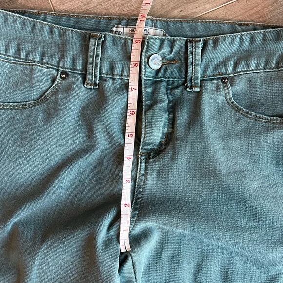 Free People green denim jeans, lovely muted color great condition size 29 - Picture 9 of 9